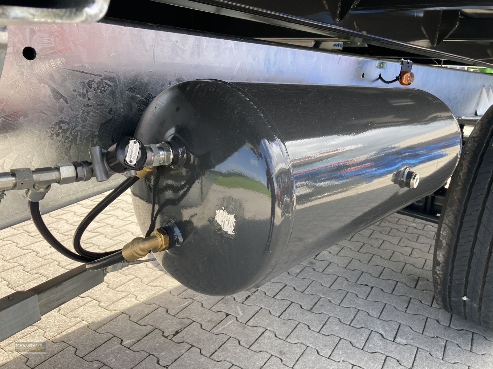 Kipper of the type Fliegl TDK 200 FOX, Neumaschine in Aurolzmünster (Picture 15)