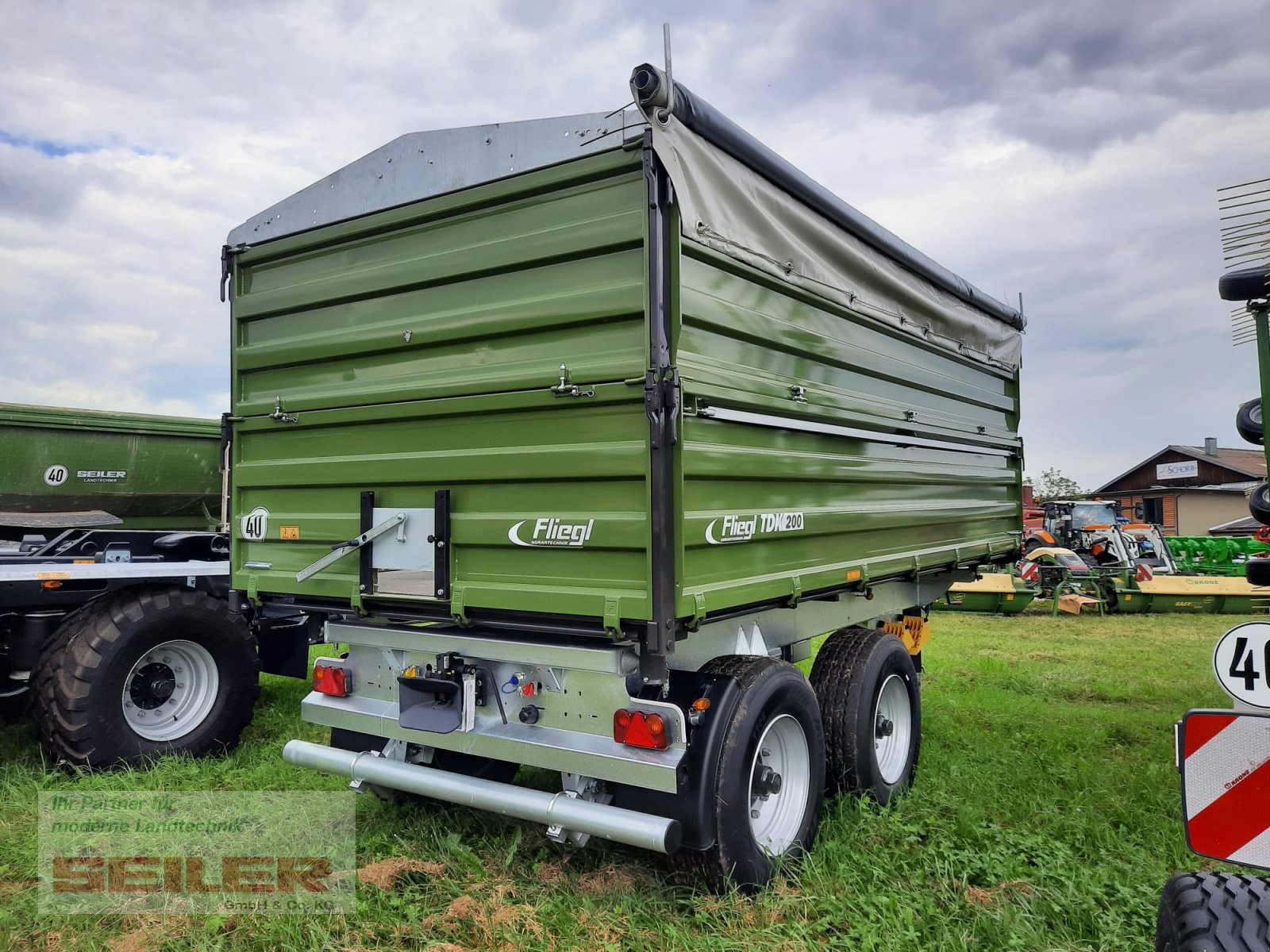 Kipper of the type Fliegl TDK 200 FOX, Neumaschine in Burghaslach (Picture 3)