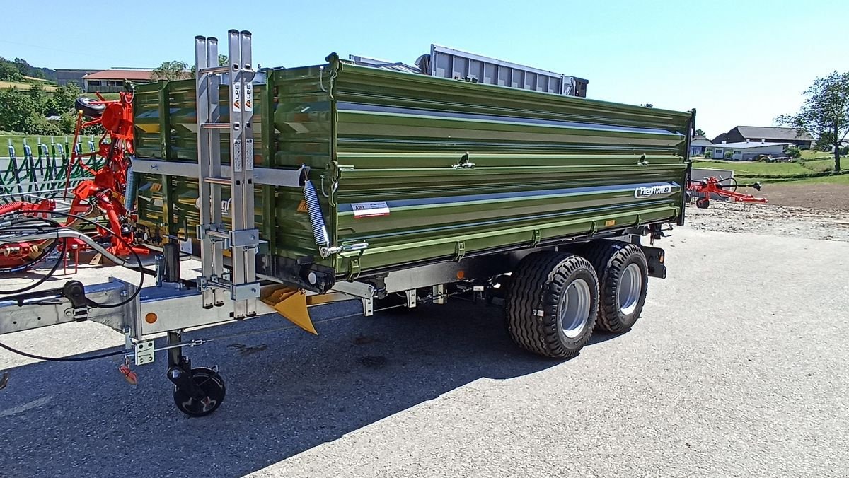 Kipper des Typs Fliegl TDK 80-88 VR FOX, Neumaschine in Grünbach (Bild 1)