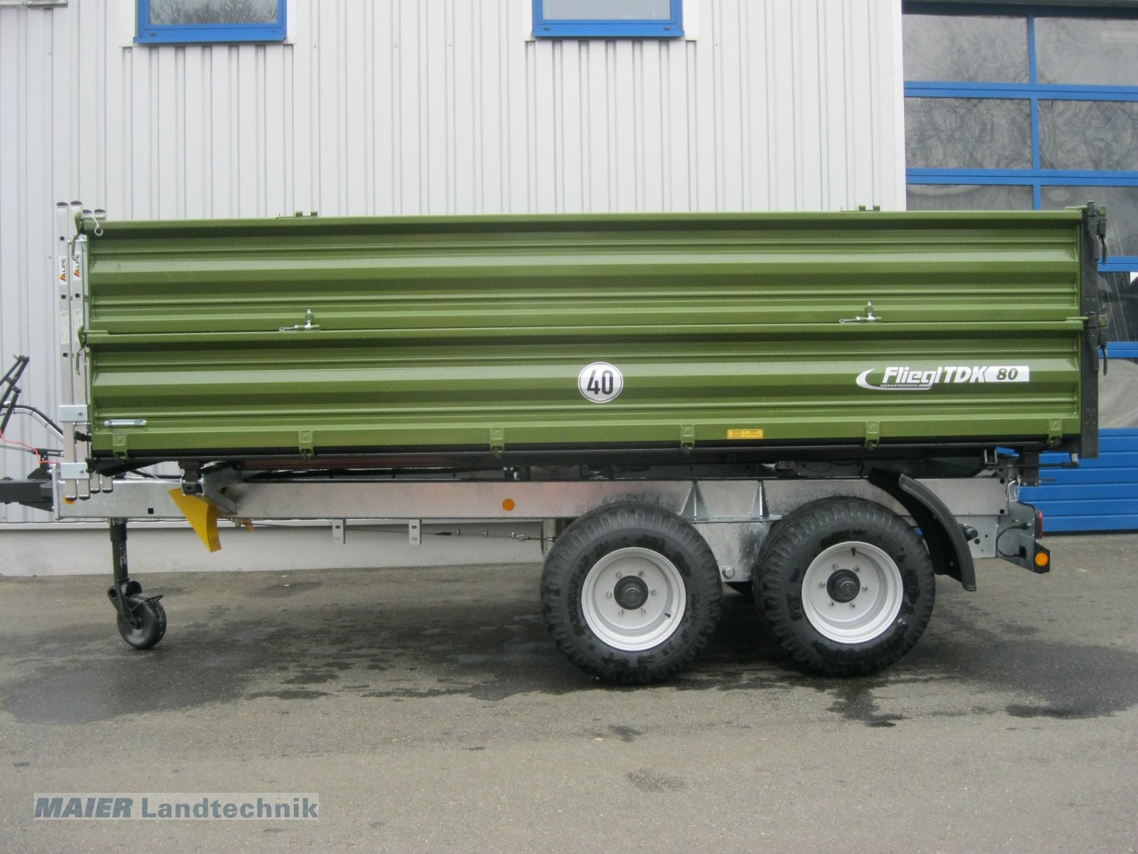 Kipper des Typs Fliegl TDK 80- 88 VR, Neumaschine in Dieterskirchen (Bild 1)