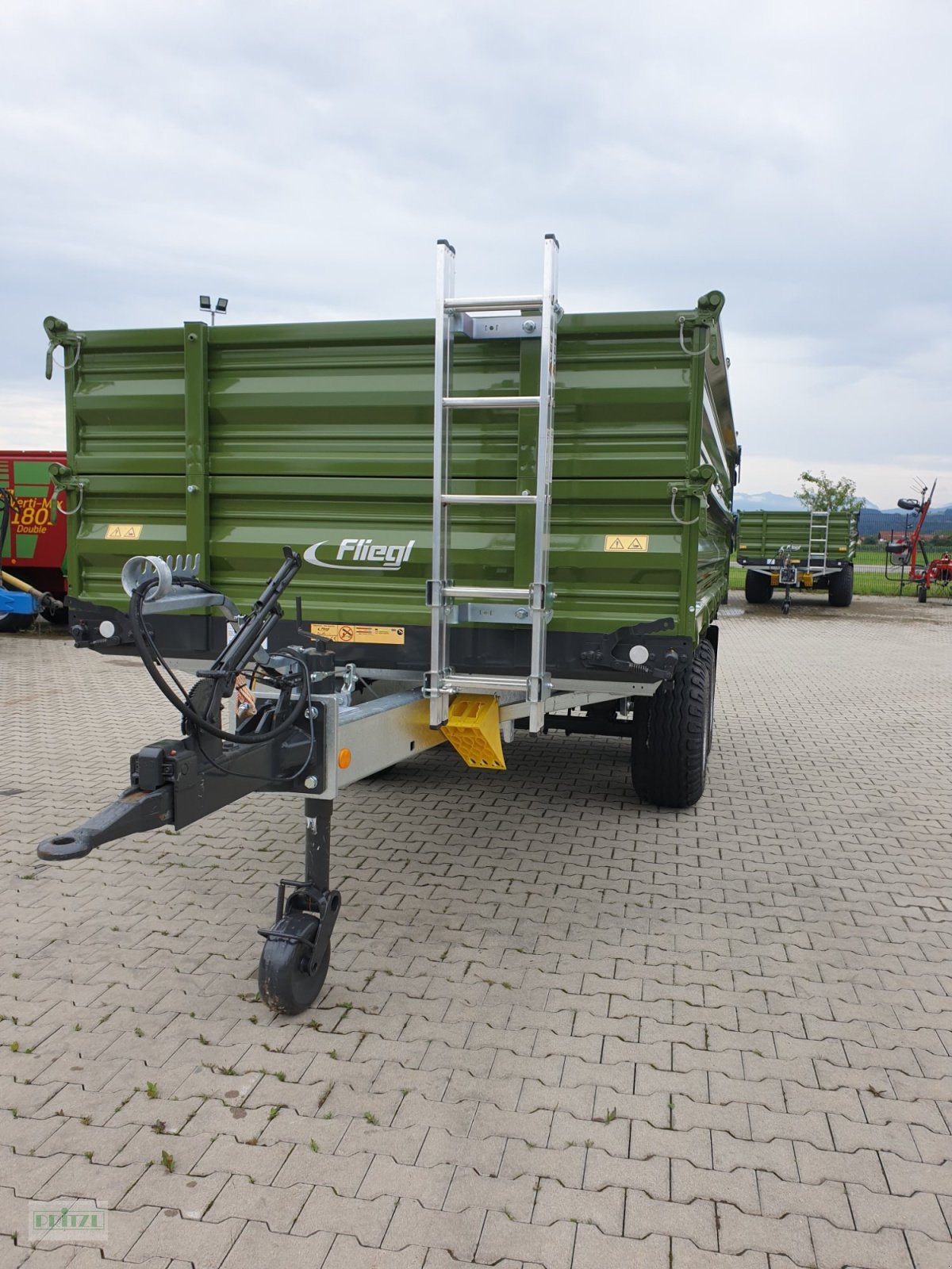 Kipper Türe ait Fliegl TDK 80-88, Neumaschine içinde Bruckmühl (resim 2)