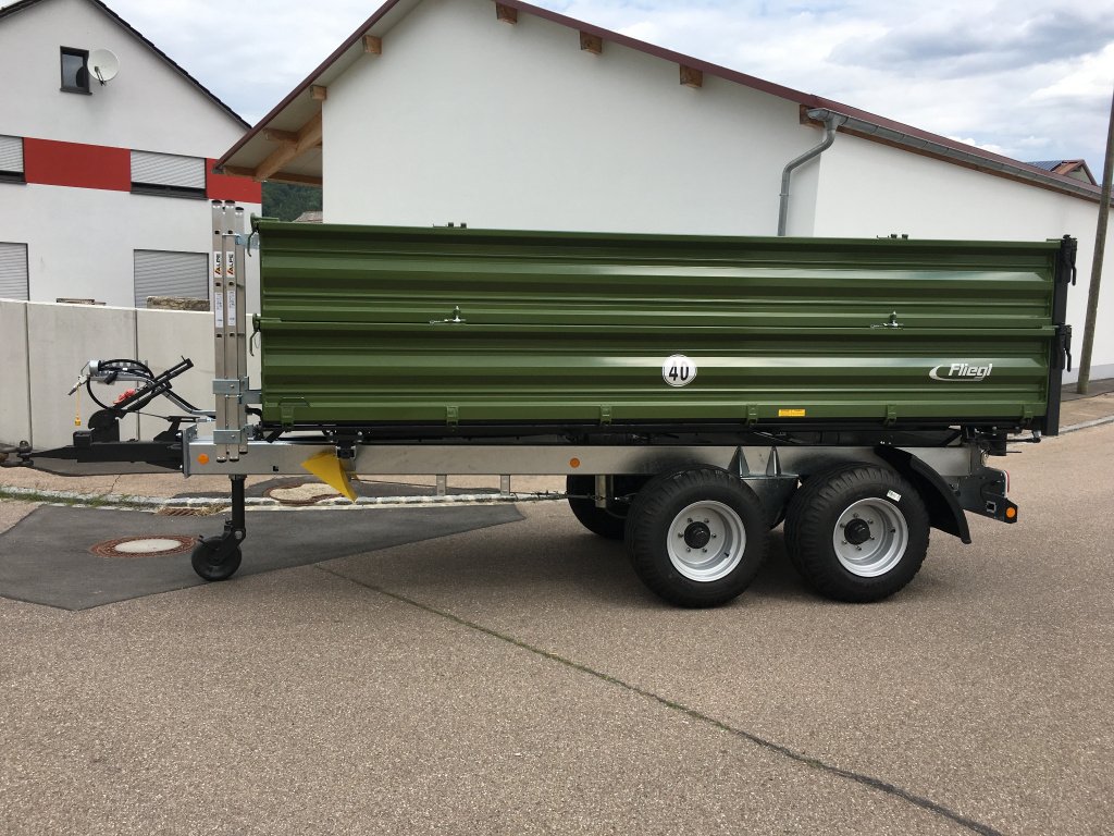 Kipper des Typs Fliegl TDK 80, Neumaschine in Rennertshofen (Bild 5)