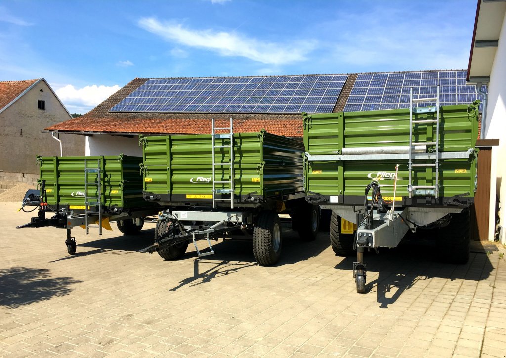 Kipper des Typs Fliegl TDK 80, Neumaschine in Rennertshofen (Bild 8)