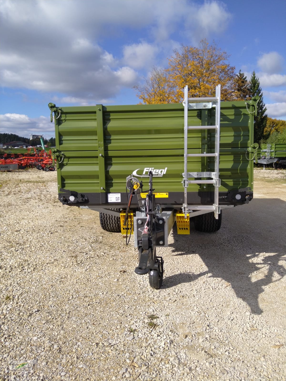 Kipper of the type Fliegl TDK 90, Neumaschine in Pegnitz-Bronn (Picture 2)