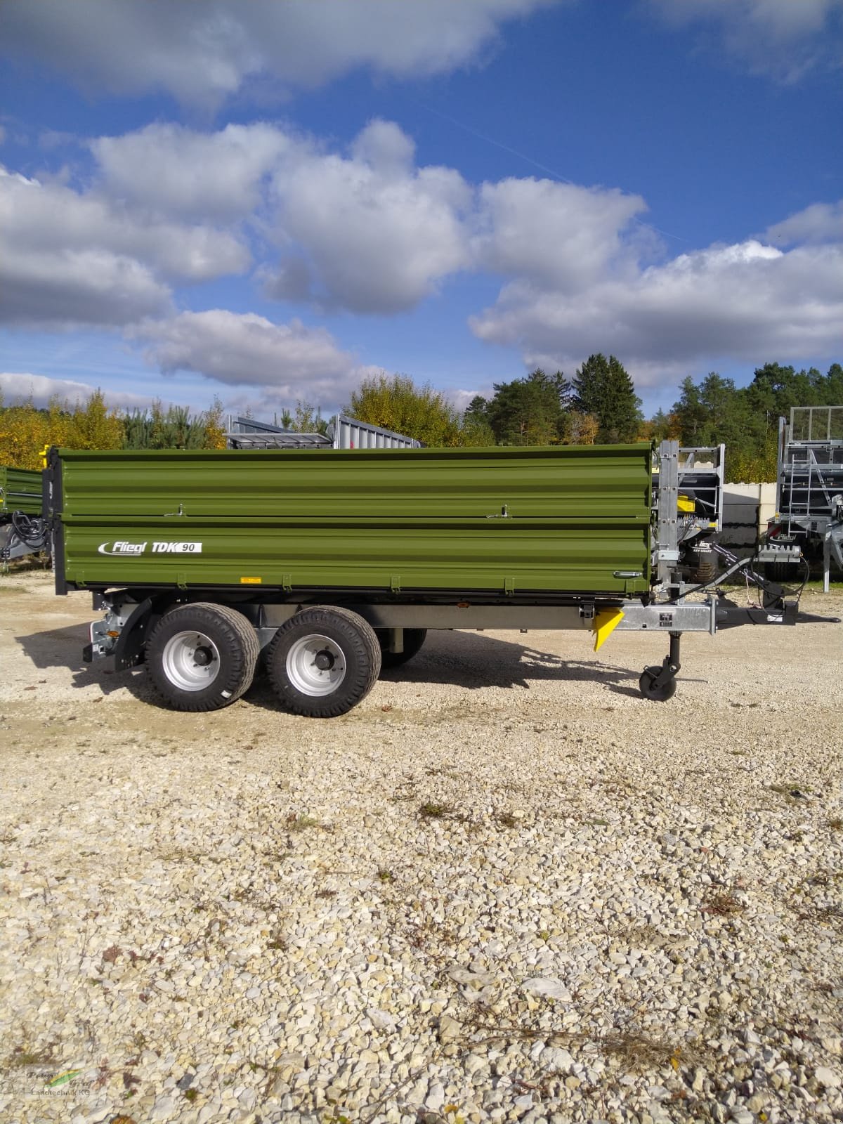 Kipper of the type Fliegl TDK 90, Neumaschine in Pegnitz-Bronn (Picture 3)