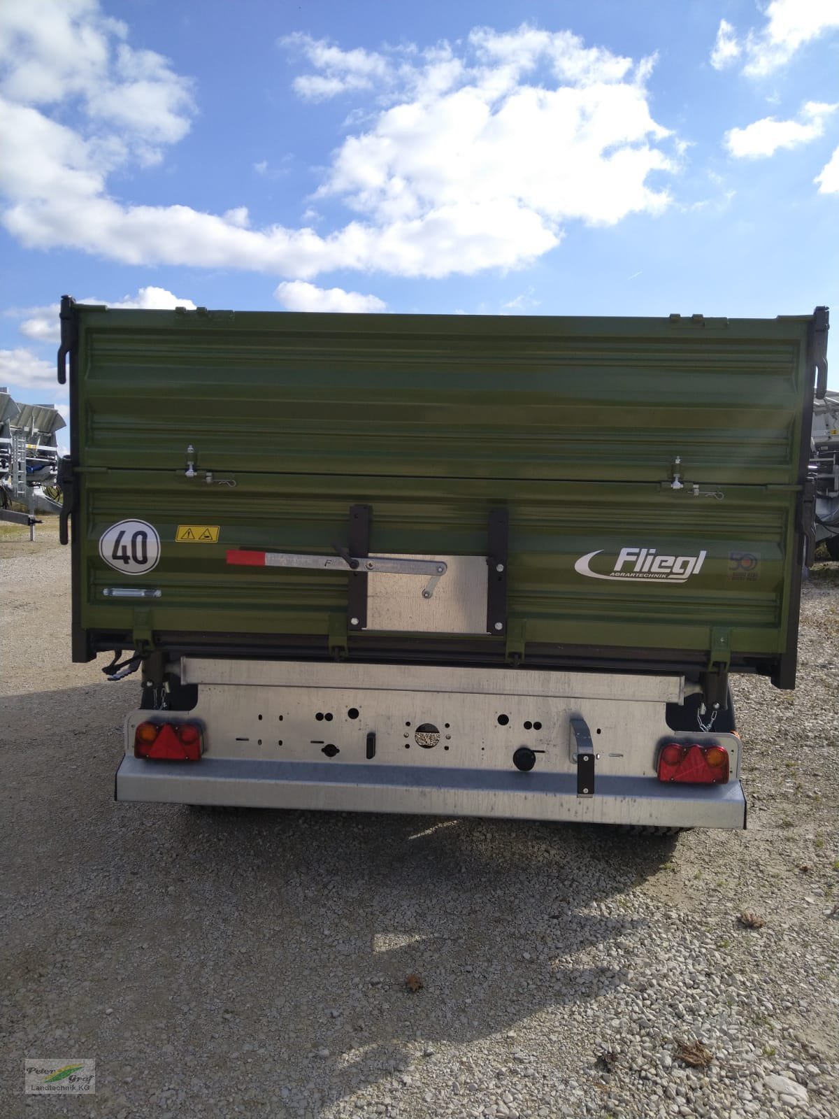 Kipper of the type Fliegl TDK 90, Neumaschine in Pegnitz-Bronn (Picture 5)