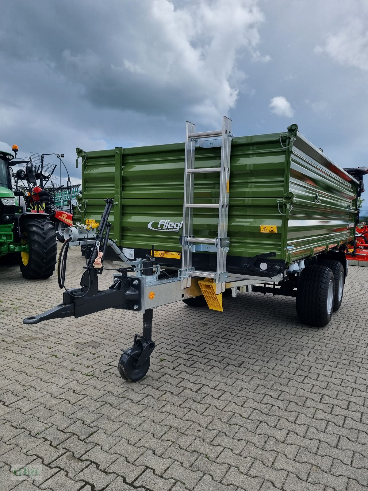 Kipper typu Fliegl TDK80-88, Neumaschine v Bruckmühl (Obrázek 1)