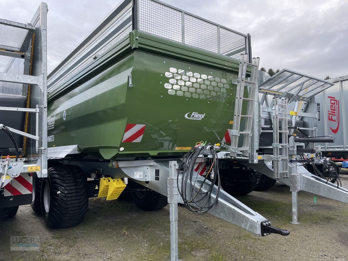 Kipper des Typs Fliegl TMK 190 FOX, Neumaschine in Niederkappel (Bild 1)