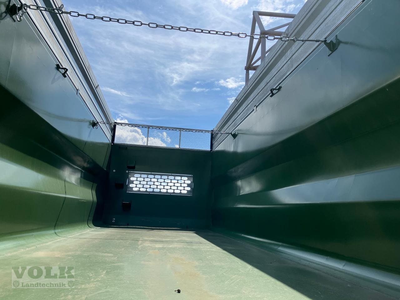 Kipper of the type Fliegl TMK 273 FOX Muldenkipper, Neumaschine in Friedberg-Derching (Picture 10)