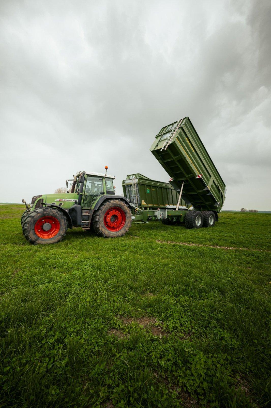 Kipper of the type Fortuna FTM 200/7.5, Neumaschine in Ehingen (Picture 1)