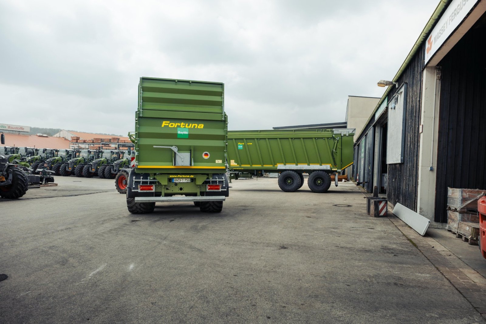 Kipper of the type Fortuna FTM 200/7.5, Neumaschine in Ehingen (Picture 2)