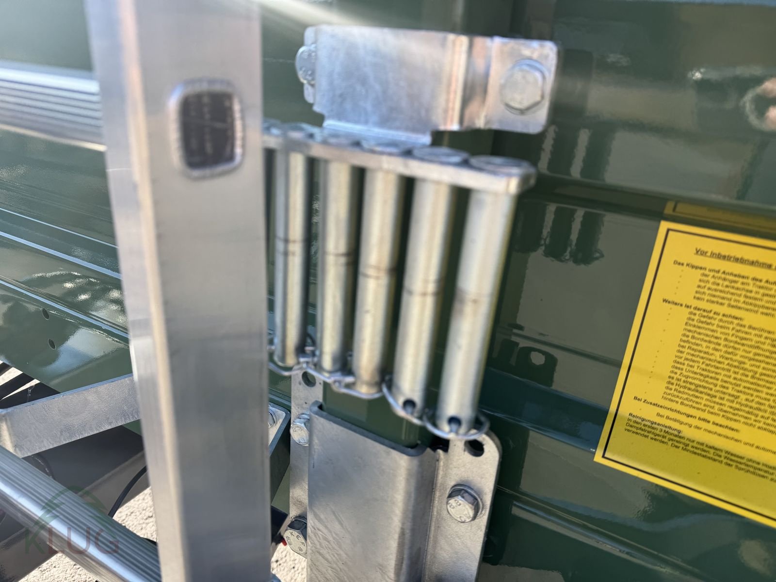 Kipper des Typs Fuhrmann FF 16.000 4,55x2,35, Neumaschine in Pirching am Traubenberg (Bild 3)