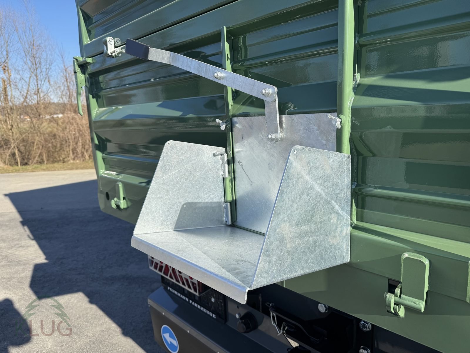 Kipper des Typs Fuhrmann FF 16.000 4,55x2,35, Neumaschine in Pirching am Traubenberg (Bild 11)