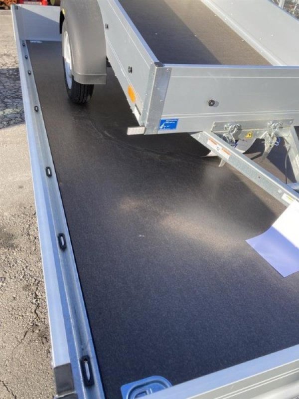 Kipper Türe ait Humbaur HT 354121, Neumaschine içinde Landquart (resim 9)