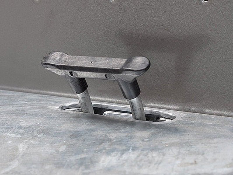 Kipper des Typs Humbaur HTK 3500.37, Neumaschine in Landquart (Bild 4)