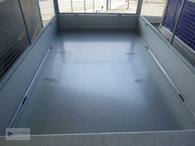 Kipper типа Humbaur HUK 273117 Rückwärtskipper Stahlgitteraufsatz 2,7to NEU, Neumaschine в Gevelsberg (Фотография 5)