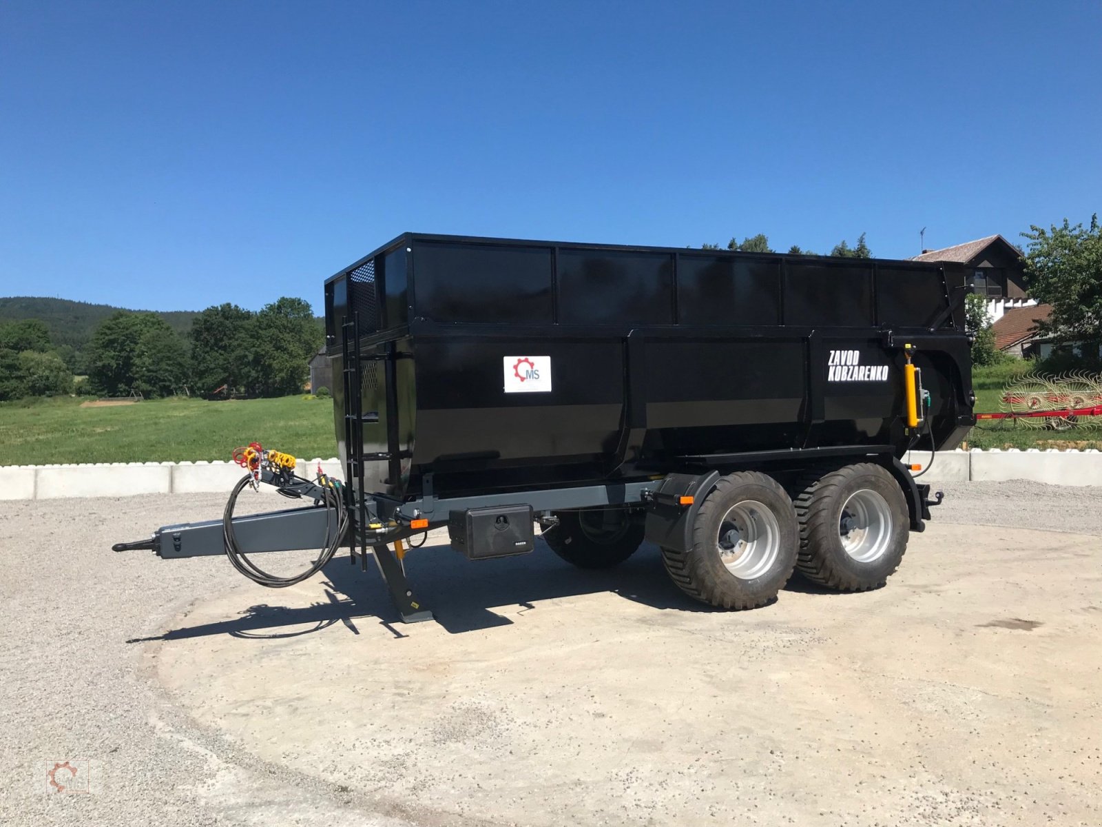 Kipper des Typs Kobzarenko TSP-14 18m³ Muldenkipper 500/50-22,5, Neumaschine in Tiefenbach (Bild 1)