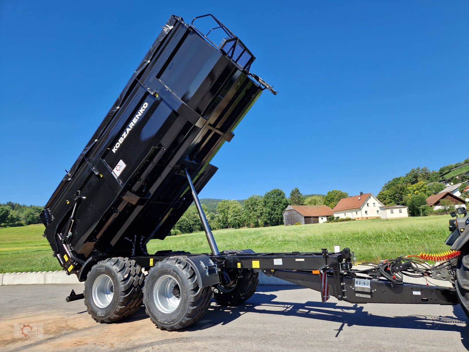 Kipper of the type Kobzarenko TSP-30 Muldenkipper 710/50-26,5 Druckluft Plane, Neumaschine in Tiefenbach (Picture 2)