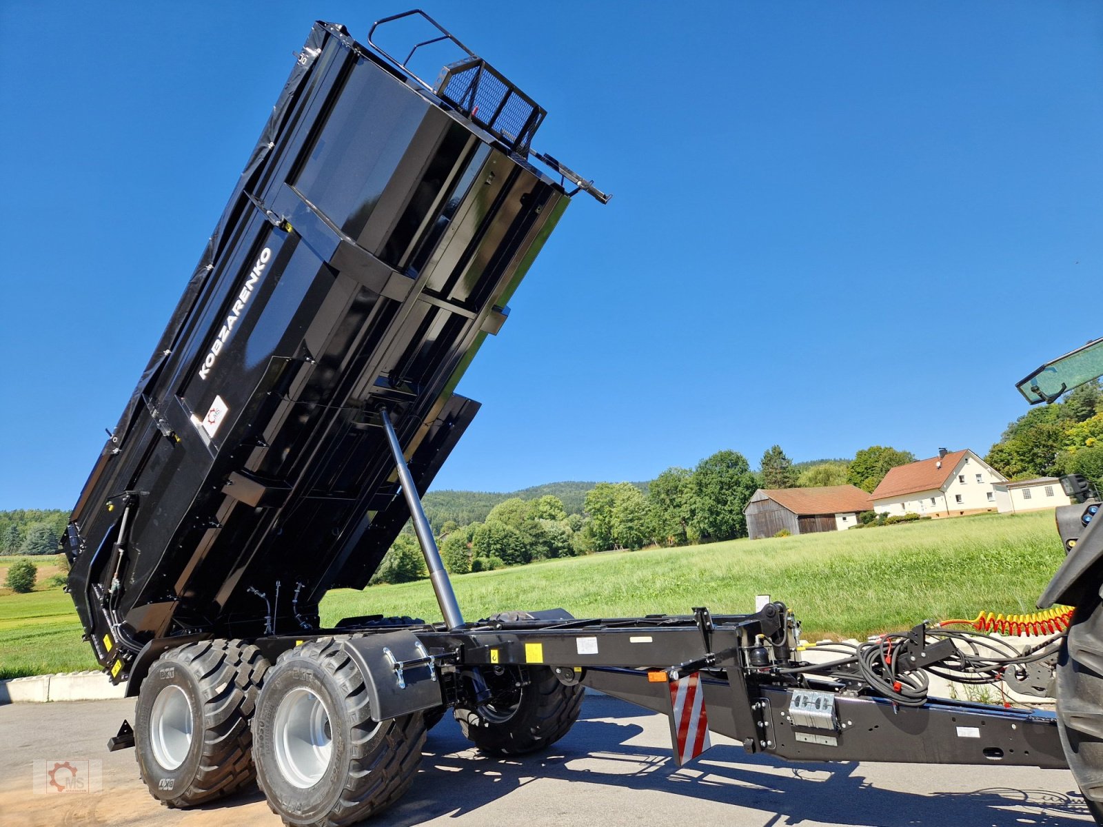 Kipper of the type Kobzarenko TSP-30 Muldenkipper 710/50-26,5 Druckluft Plane, Neumaschine in Tiefenbach (Picture 4)