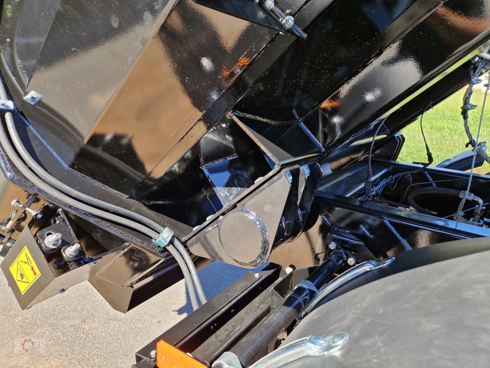 Kipper of the type Kobzarenko TSP-30 Muldenkipper 710/50-26,5 Druckluft Plane, Neumaschine in Tiefenbach (Picture 9)