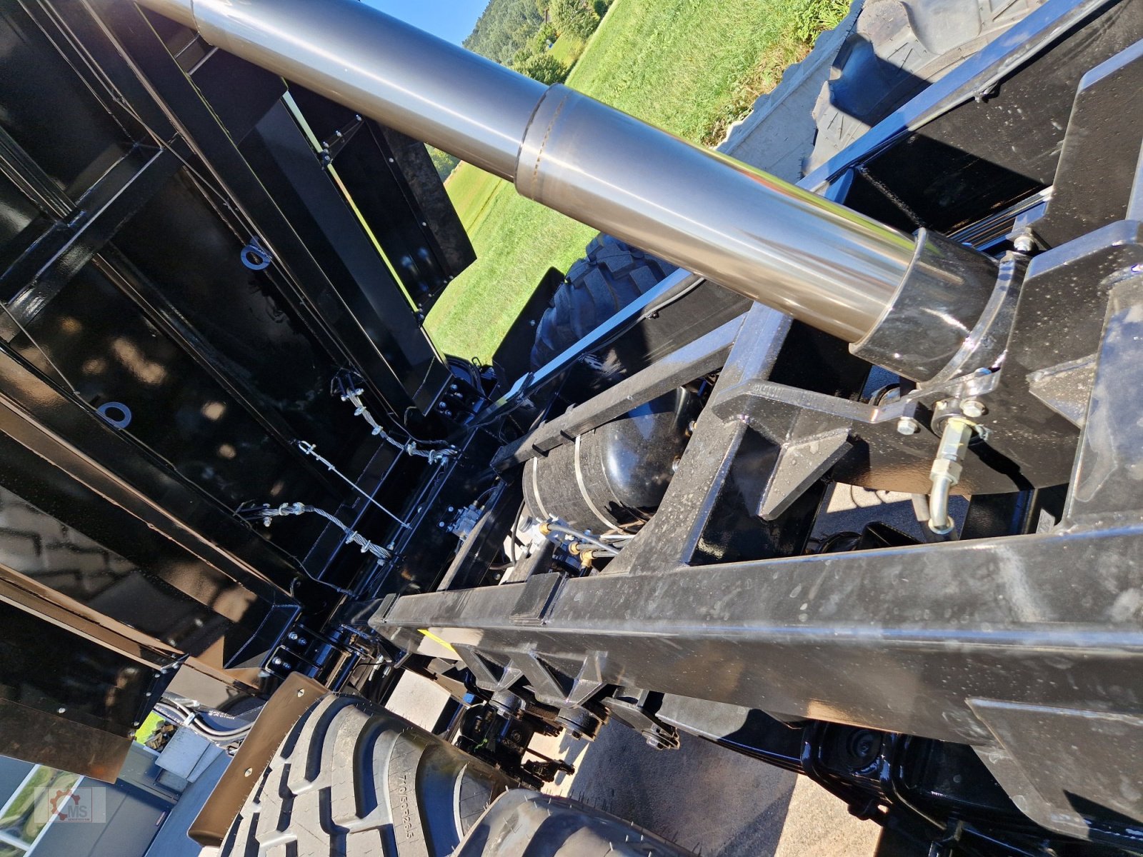 Kipper of the type Kobzarenko TSP-30 Muldenkipper 710/50-26,5 Druckluft Plane, Neumaschine in Tiefenbach (Picture 11)