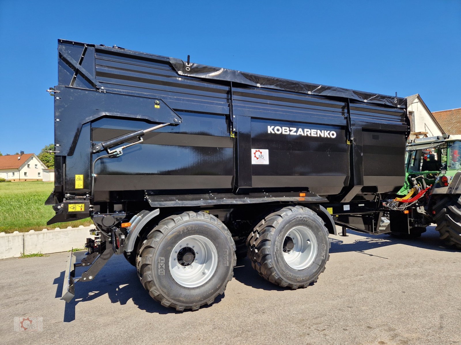 Kipper of the type Kobzarenko TSP-30 Muldenkipper 710/50-26,5 Druckluft Plane, Neumaschine in Tiefenbach (Picture 14)