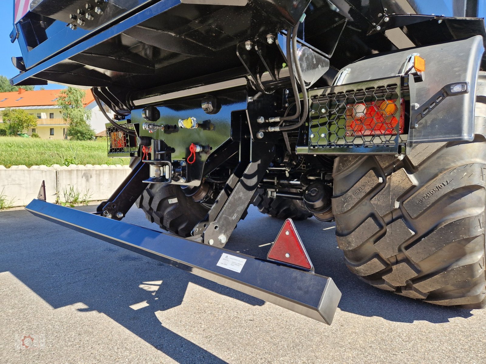 Kipper of the type Kobzarenko TSP-30 Muldenkipper 710/50-26,5 Druckluft Plane, Neumaschine in Tiefenbach (Picture 17)