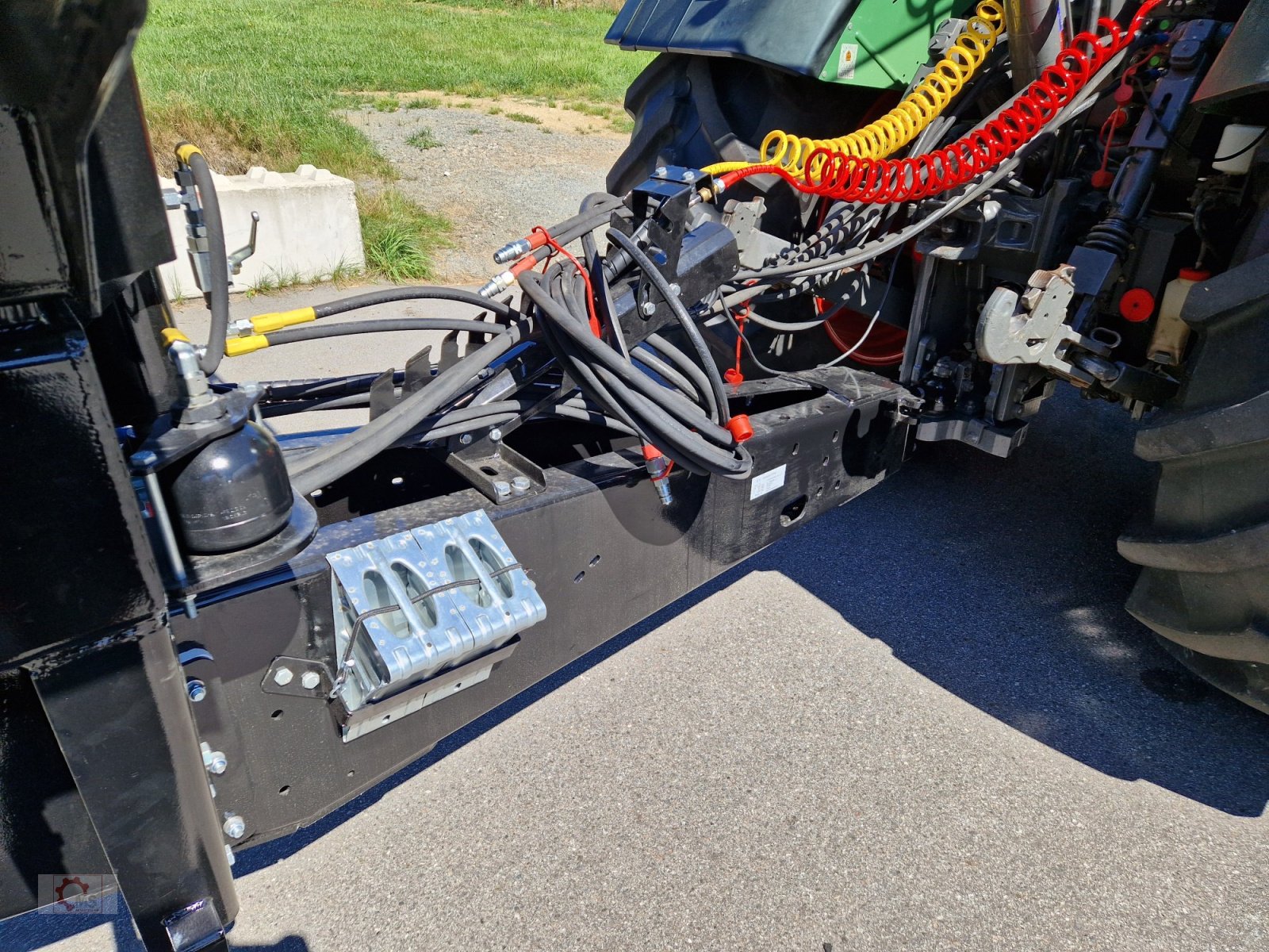 Kipper of the type Kobzarenko TSP-30 Muldenkipper 710/50-26,5 Druckluft Plane, Neumaschine in Tiefenbach (Picture 22)