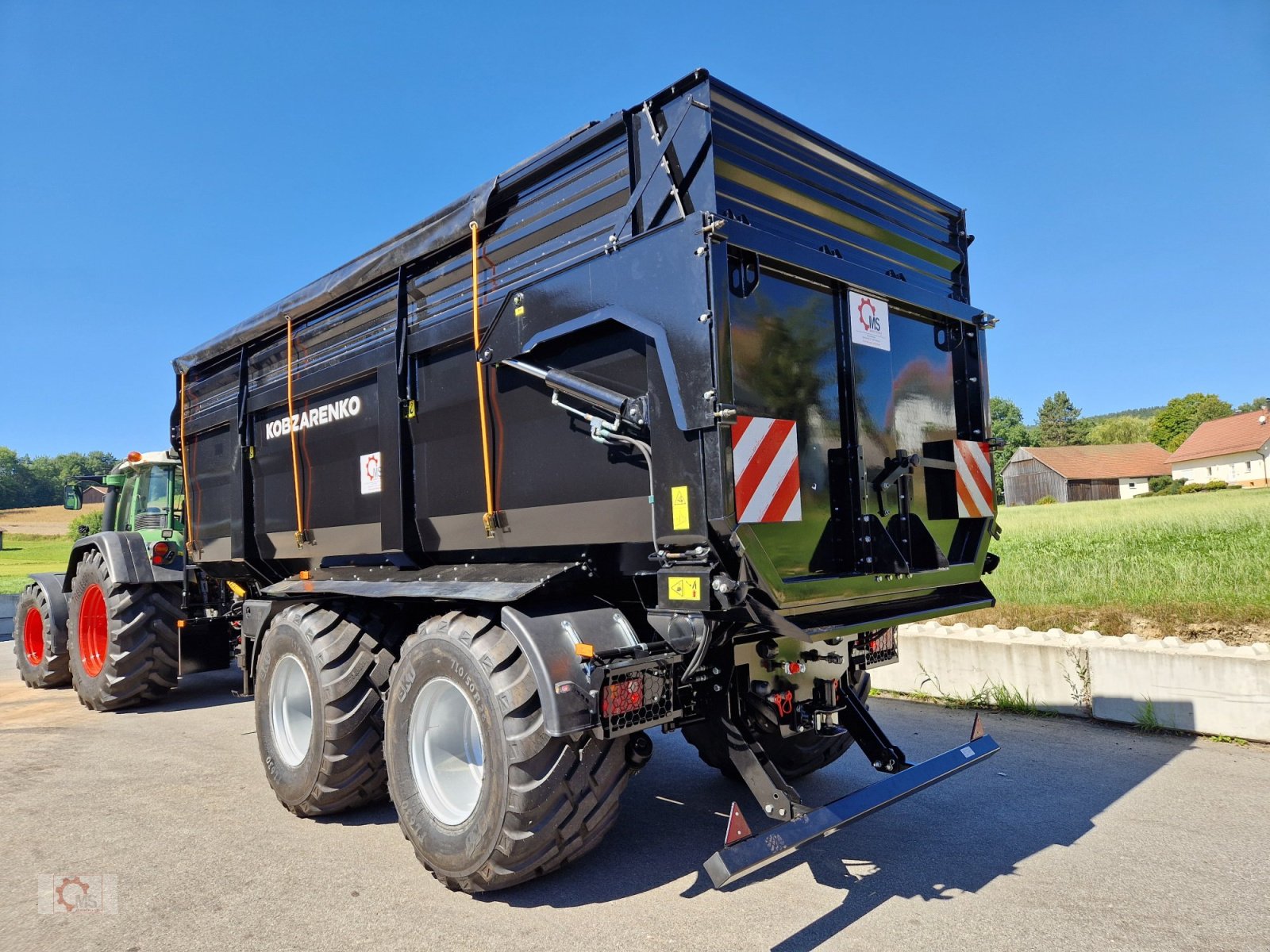 Kipper of the type Kobzarenko TSP-30 Muldenkipper 710/50-26,5 Druckluft Plane, Neumaschine in Tiefenbach (Picture 27)