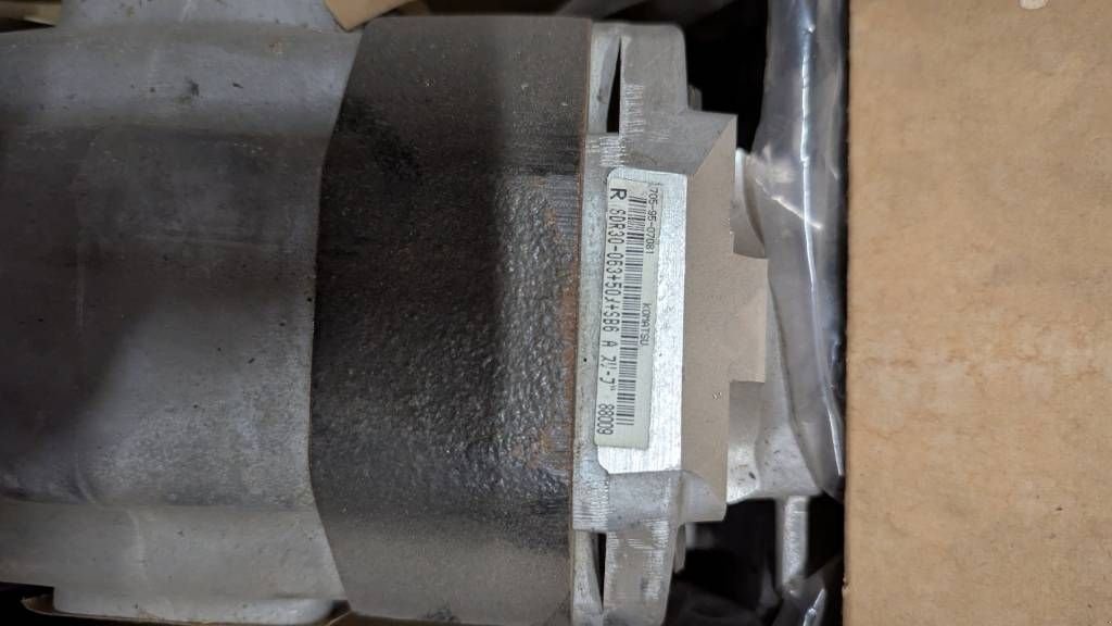 Kipper des Typs Komatsu HD405-7 - HYDRAULIC PUMP - 705-95-07081, Neumaschine in Overijse (Bild 2)