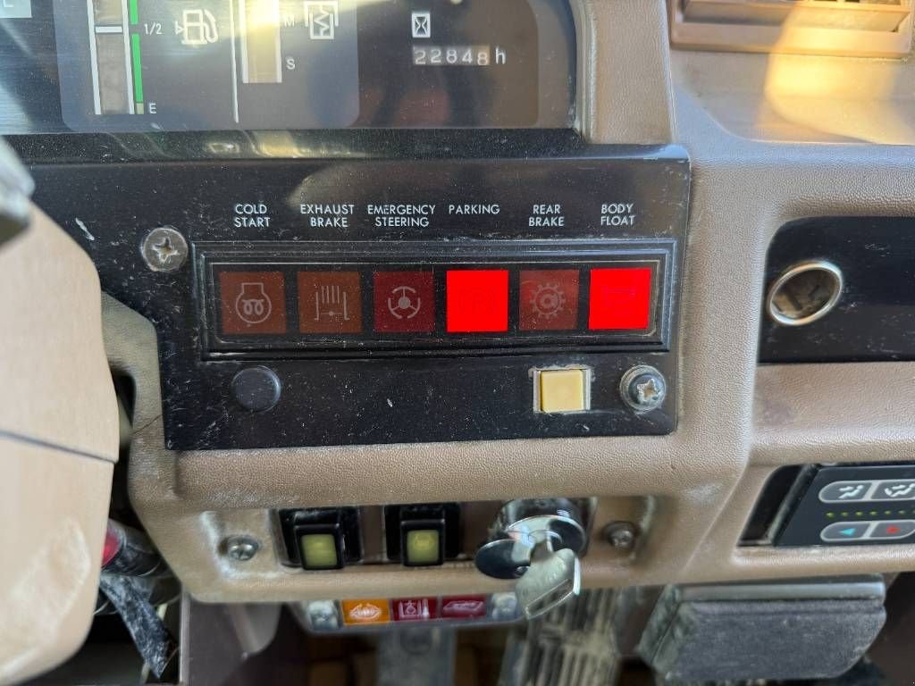 Kipper del tipo Komatsu HD605-5 - Automatic Greasing / Camera, Gebrauchtmaschine en Veldhoven (Imagen 11)