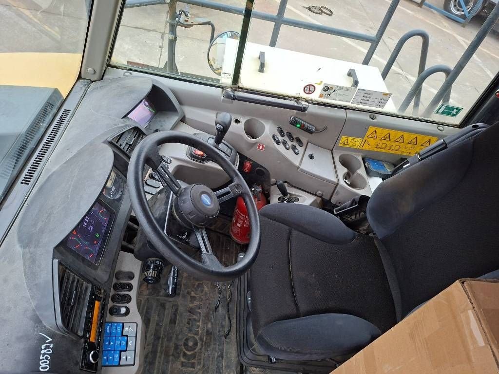 Kipper des Typs Komatsu HM 300-3, Gebrauchtmaschine in Stabroek (Bild 9)