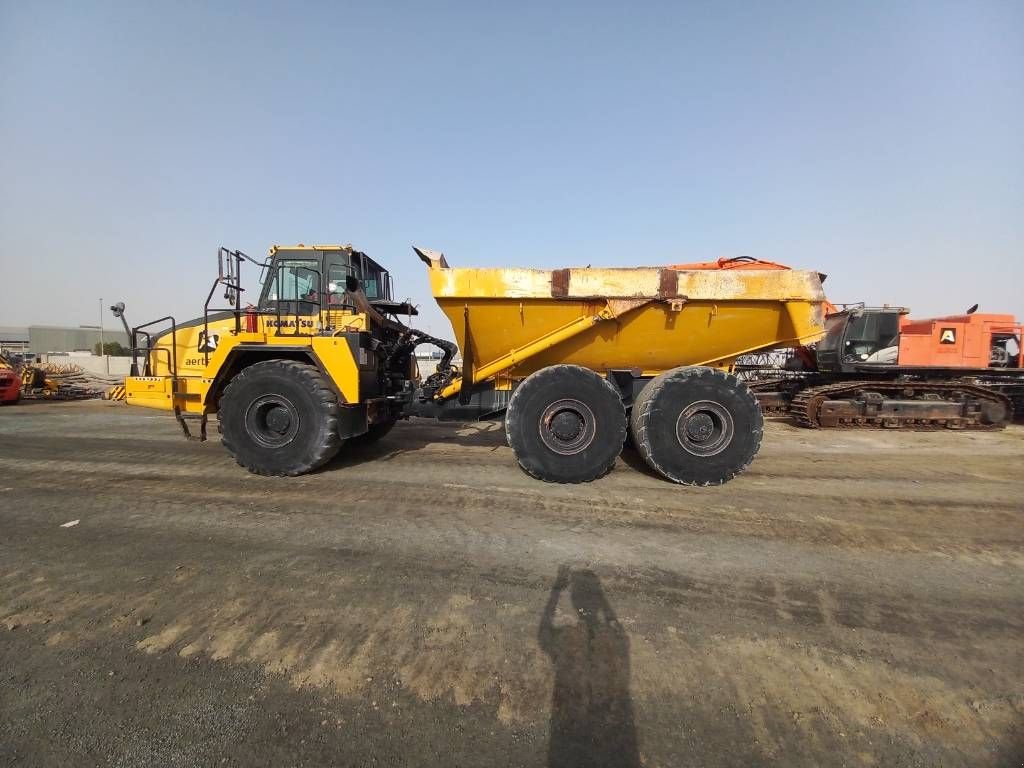 Kipper typu Komatsu HM400-3R (4 pcs available in Abu Dhabi), Gebrauchtmaschine v Stabroek (Obrázek 1)
