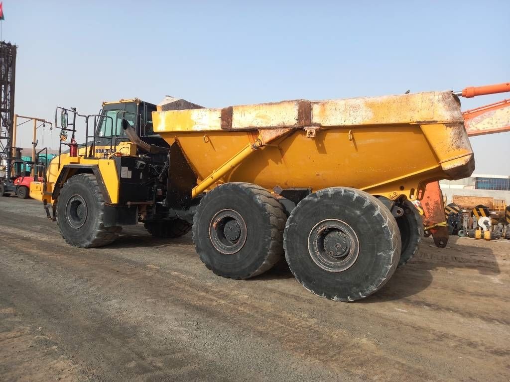 Kipper typu Komatsu HM400-3R (4 pcs available in Abu Dhabi), Gebrauchtmaschine v Stabroek (Obrázek 2)