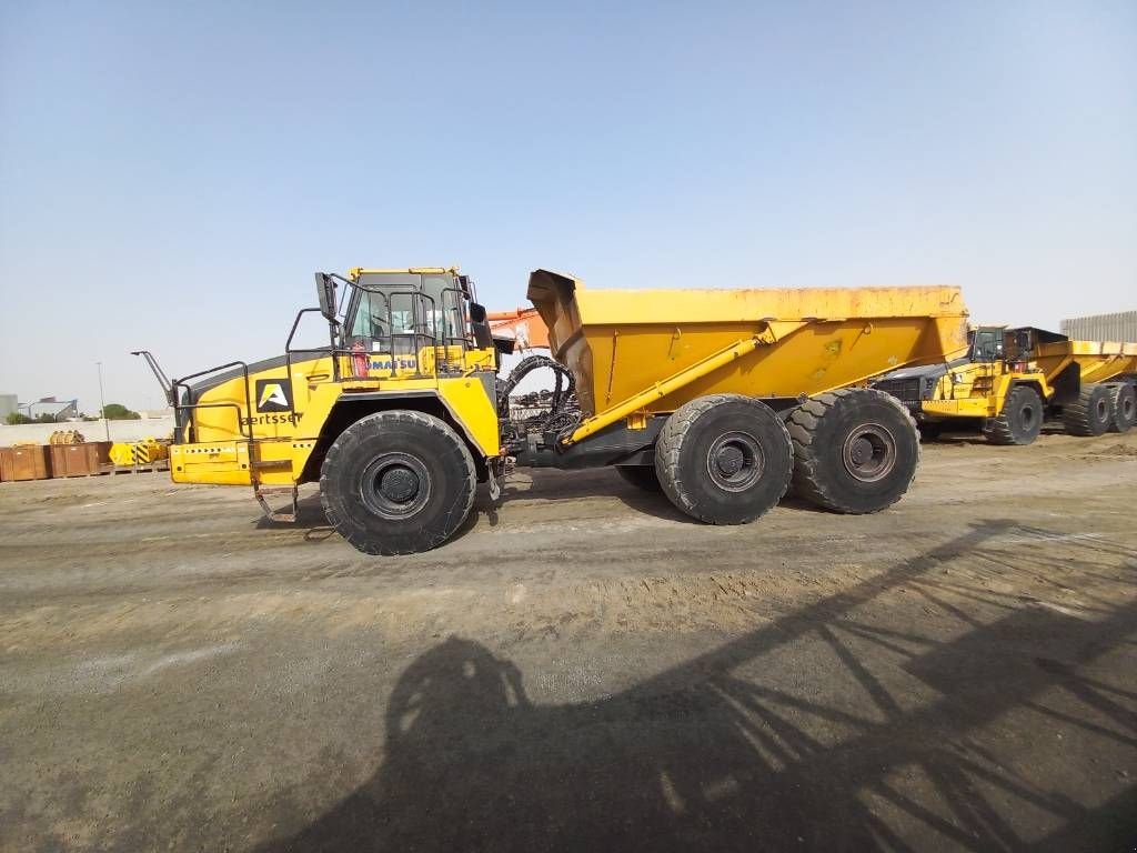 Kipper typu Komatsu HM400-3R (4 pcs available in Abu Dhabi), Gebrauchtmaschine v Stabroek (Obrázek 1)