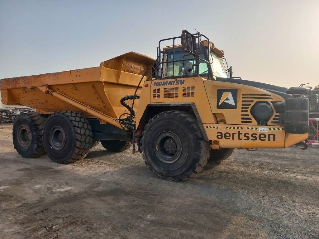 Kipper of the type Komatsu HM400-3R (4 pcs available in Abu Dhabi), Gebrauchtmaschine in Stabroek (Picture 9)