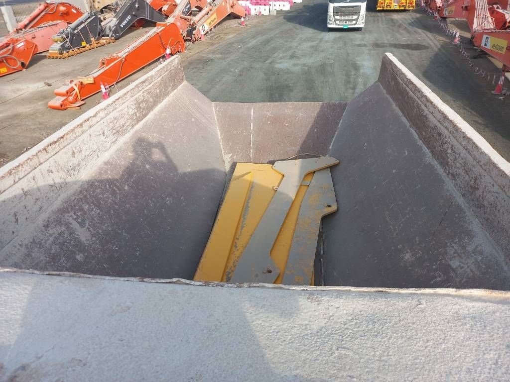 Kipper Türe ait Komatsu HM400-3R (4 pcs available in Abu Dhabi), Gebrauchtmaschine içinde Stabroek (resim 5)