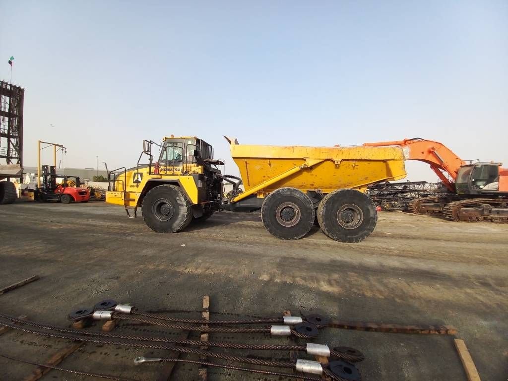 Kipper a típus Komatsu HM400-3R (4 pcs available in Abu Dhabi), Gebrauchtmaschine ekkor: Stabroek (Kép 8)