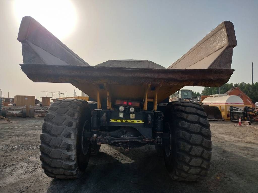 Kipper typu Komatsu HM400-3R (4 pcs available in Abu Dhabi), Gebrauchtmaschine w Stabroek (Zdjęcie 7)