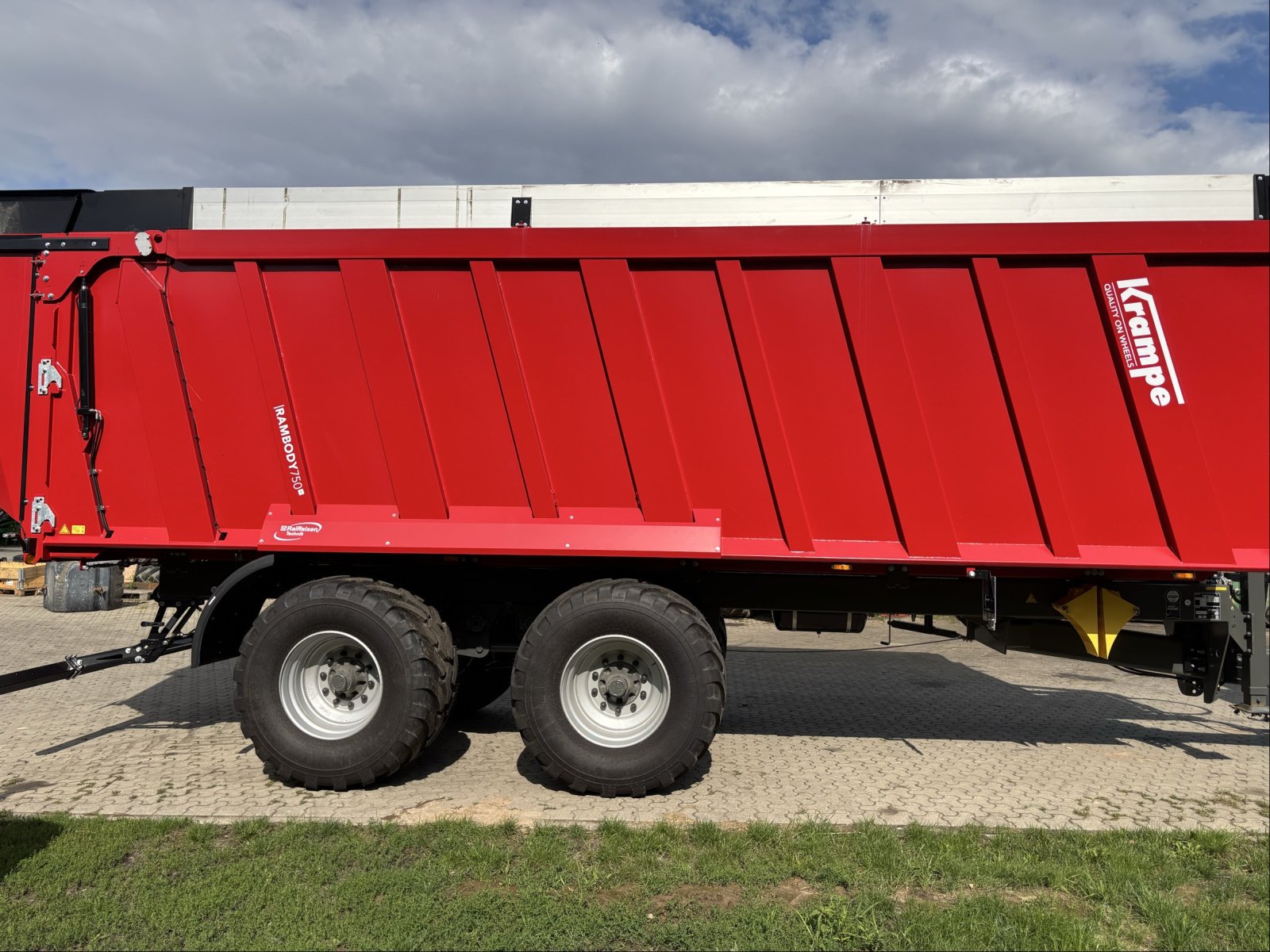 Kipper des Typs Krampe Ram Body 750, Neumaschine in Voitze (Bild 2)