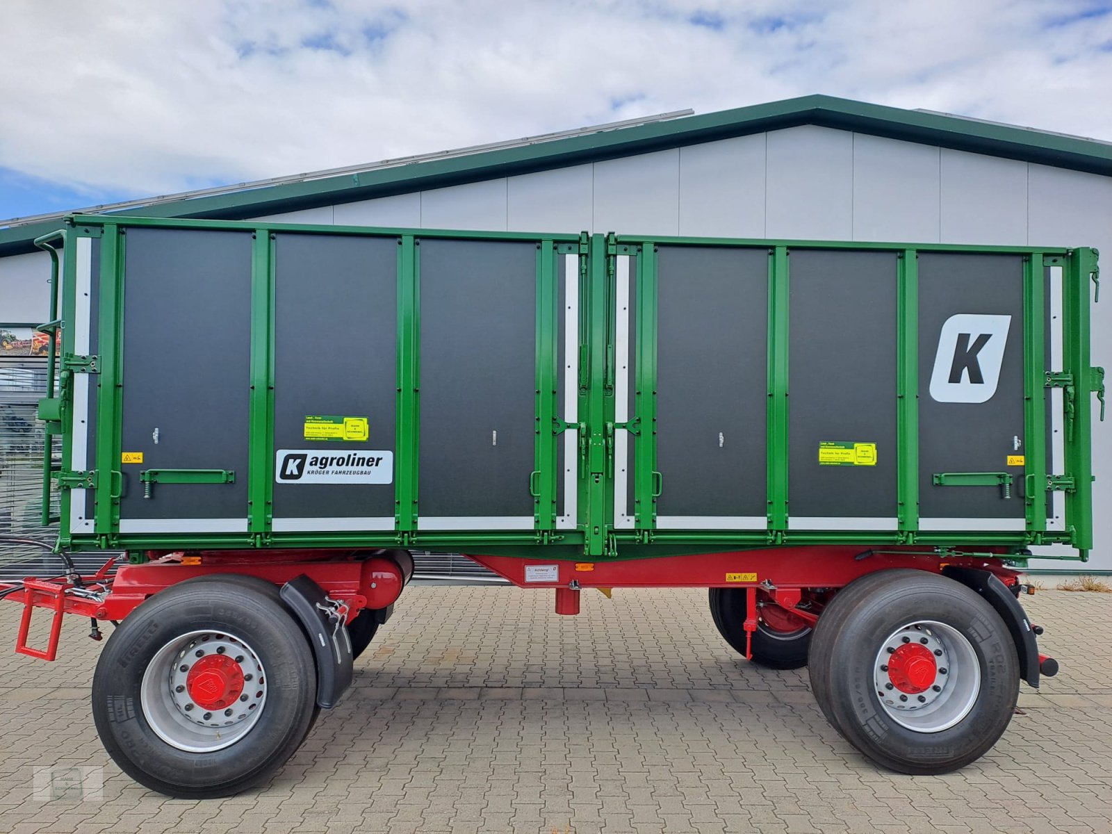 Kipper Türe ait Kröger Agroliner HKD 302, Neumaschine içinde Gross-Bieberau (resim 1)