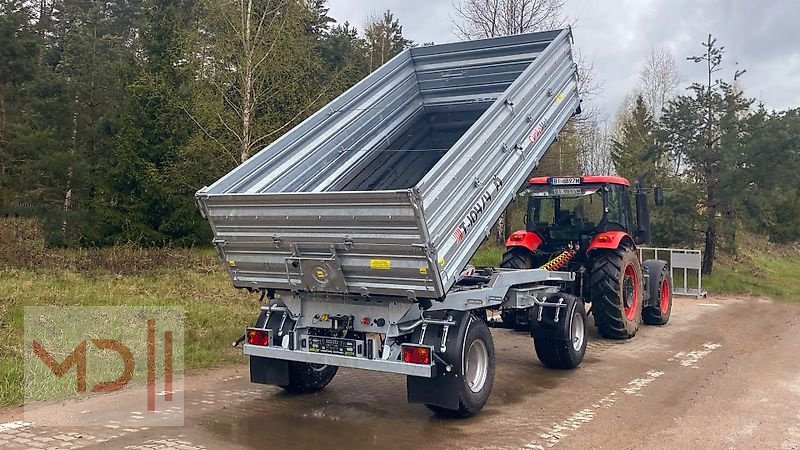 Kipper des Typs MD Landmaschinen CM Zweiachs-Dreiseitenkipper T104/5 11,9T, Neumaschine in Zeven (Bild 3)