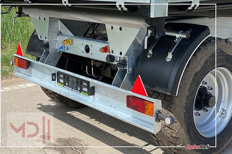 Kipper des Typs MD Landmaschinen CM Zweiachs-Dreiseitenkipper T149/1 18T, Neumaschine in Zeven (Bild 24)