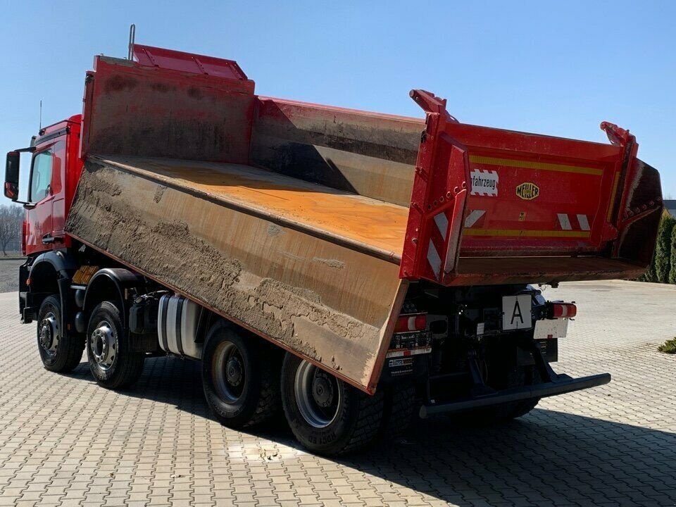 Kipper des Typs Mercedes-Benz AROCS 4142 8x6, Gebrauchtmaschine in Adelberg (Bild 2)