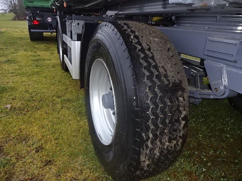 Kipper des Typs Metal-Fach T 711-3-GG 16 Tonnen - Toppreis- Rollplane-, Neumaschine in Neureichenau (Bild 19)