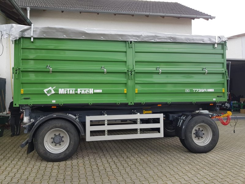 Kipper des Typs Metal-Fach T 739, Neumaschine in Bogen