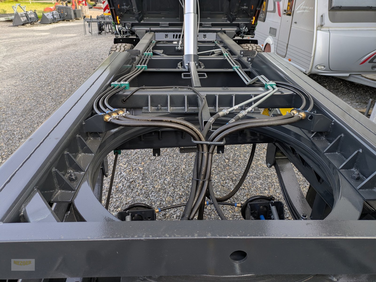 Kipper del tipo PRONAR Pronar T 680, 18t, ALB-Regler, Aufbau 80/80, Plane, Neu, Neumaschine In Ditzingen (Immagine 10)