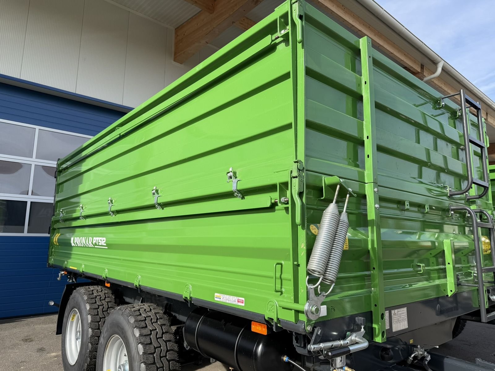 Kipper des Typs PRONAR PT 512, Neumaschine in Göpfritz (Bild 3)