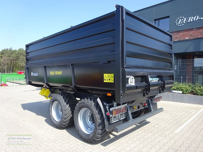 Kipper des Typs PRONAR T 679/2 mit Aufsätze, Neumaschine in Itterbeck (Bild 2)