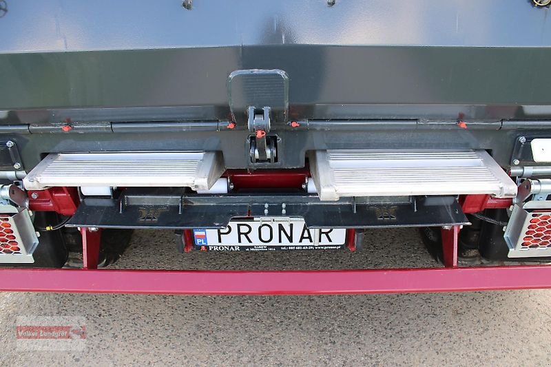 Kipper of the type PRONAR T 679/4 MN Baukipper mit Laderampen 11 to, Neumaschine in Ostheim/Rhön (Picture 9)